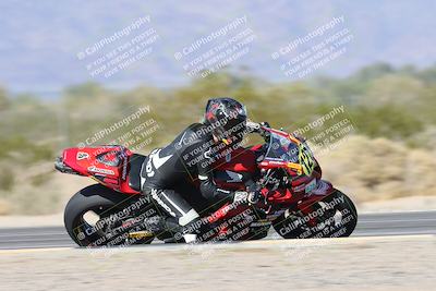 media/Dec-04-2025-Racers Edge (Thu) [[5ebc9f124d]]/3-B Group/5-Session 2 Turn 2 inside Speed Pans/